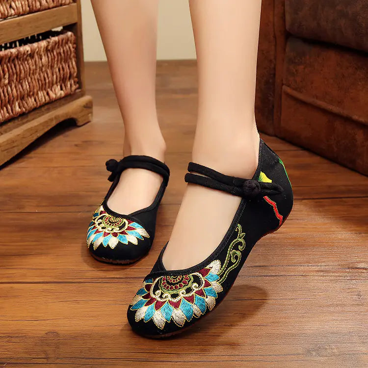 New Women's Embroidered Cloth Dance Shoes for Square Dance