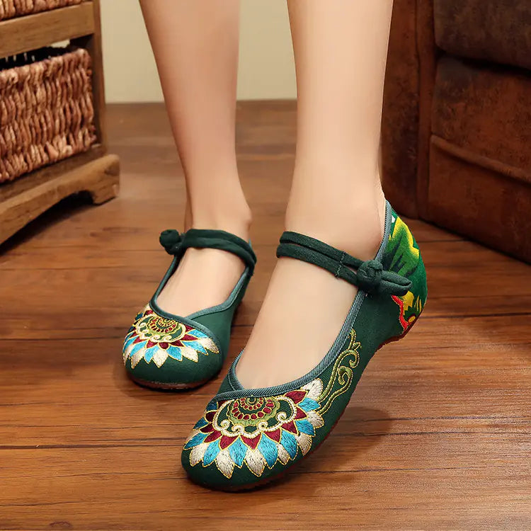 New Women's Embroidered Cloth Dance Shoes for Square Dance