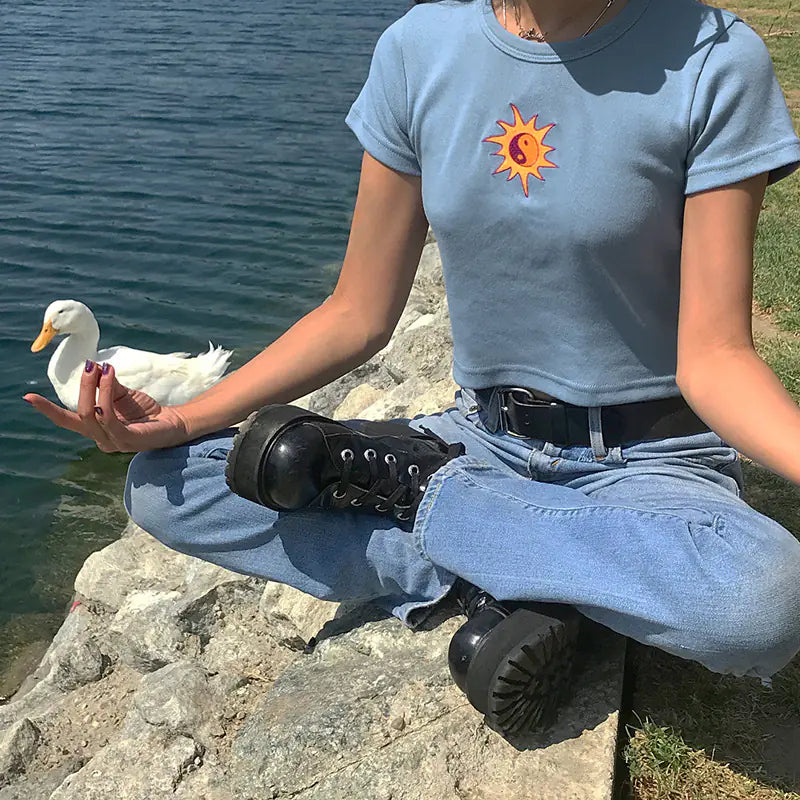2020 Women's Fashion Crop Top Embroidered T-Shirt