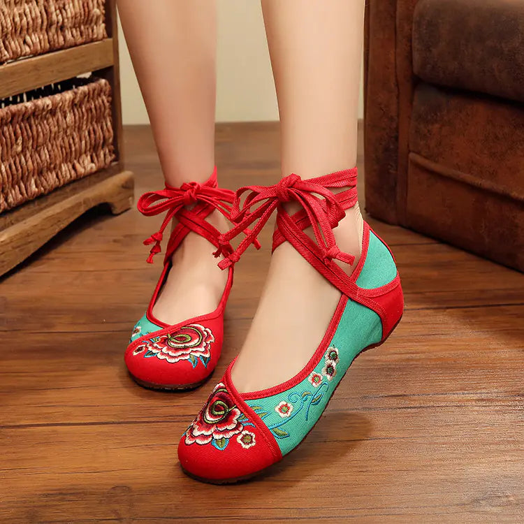 New Women's Embroidered Cloth Dance Shoes for Square Dance